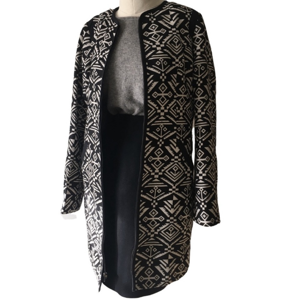 Dennis Basso Black & White Geometric Pattern Longline Lightweight Coat